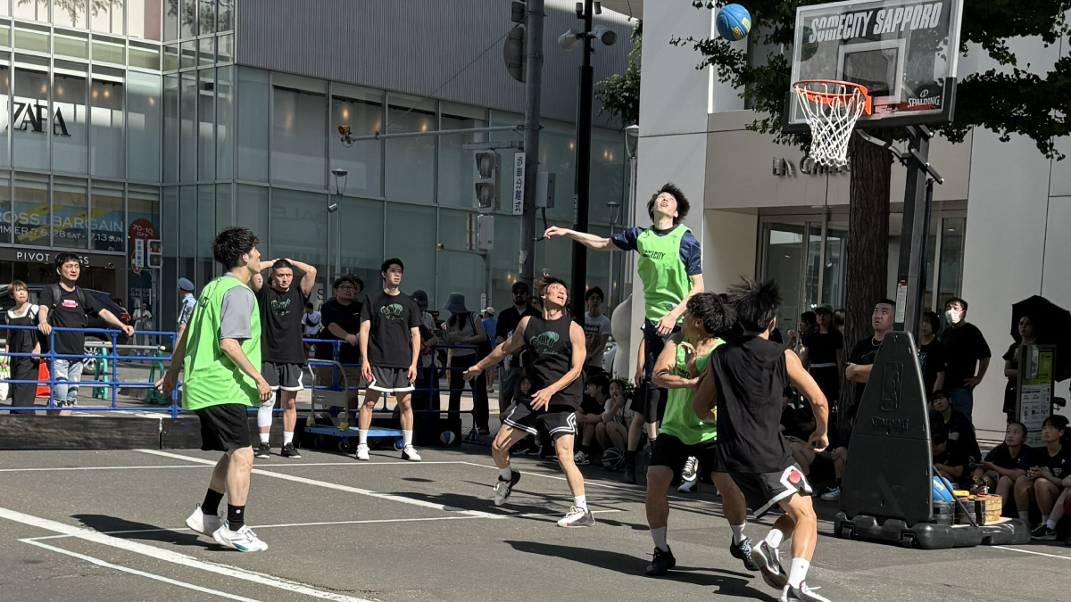 ストリートバスケットボールコート