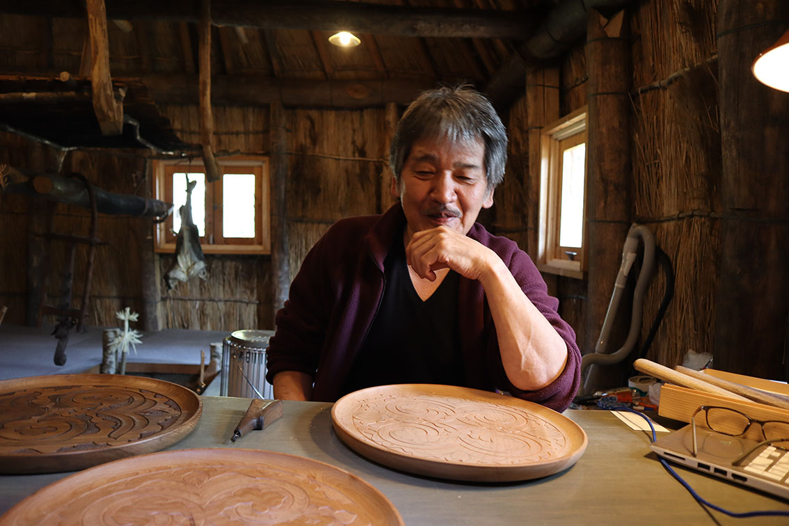 アイヌ工芸家 貝澤守さんインタビュー | つながる、つづく、カムイの想い - 映画「カムイのうた」 | MouLa HOKKAIDO