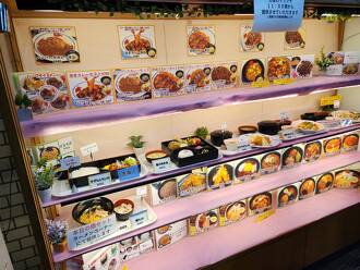 食堂入り口には開店のごあいさつが貼られていました